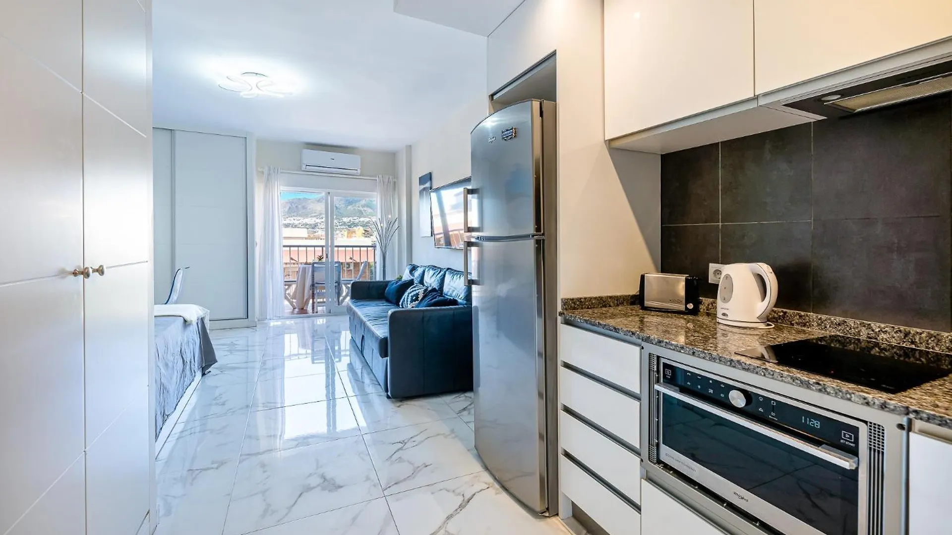 797 Holiday Rentals - Acogedor Estudio Ubicado En Edificio Jupiter Benalmádena 0*,  Španělsko